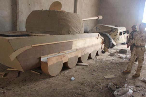 DEAŞ'ın zırhlı araç maketleri görüntülendi