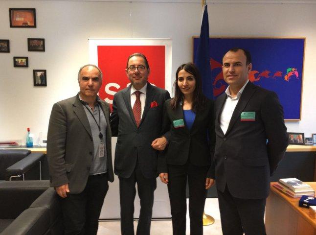 Firari HDP'liler Avrupa Parlamentosu'nda