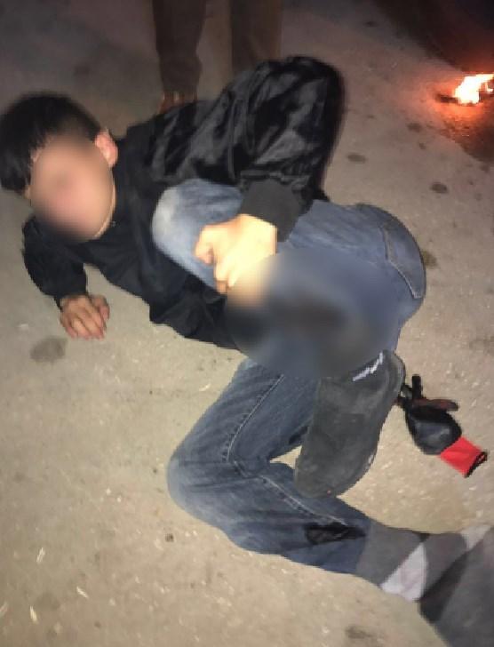 Polise molotof atarken vuruldu