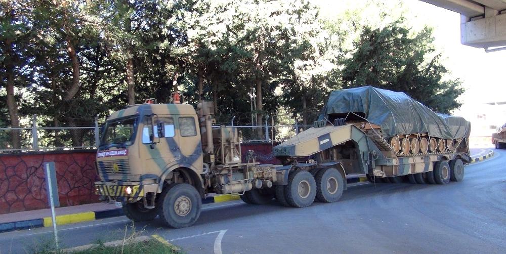 Sınıra zırhlı araçlar sevk edildi