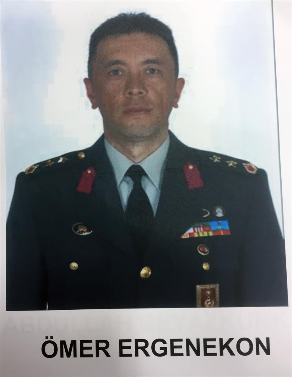 FETÖ'cü firari komutanların fotoğrafları basına dağıtıldı