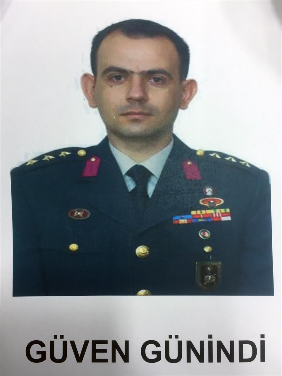 FETÖ'cü firari komutanların fotoğrafları basına dağıtıldı