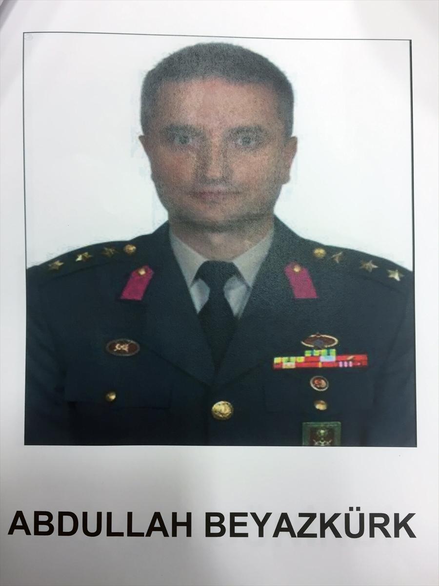 FETÖ'cü firari komutanların fotoğrafları basına dağıtıldı