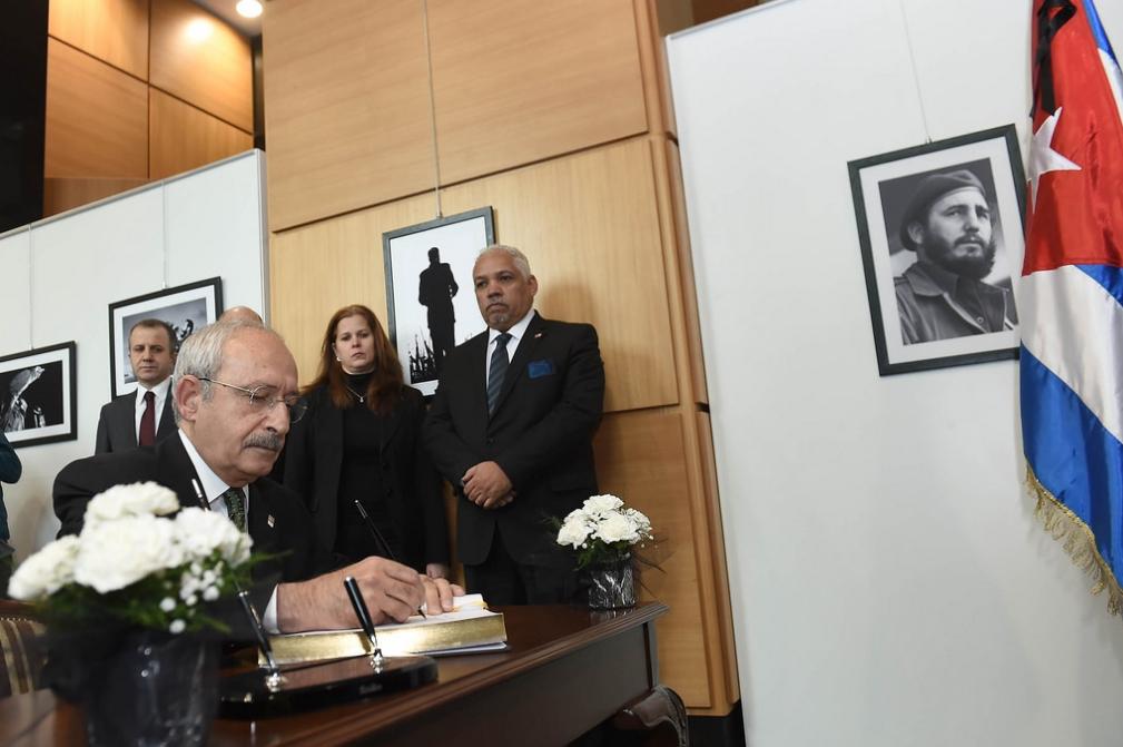 Kılıçdaroğlu'ndan Küba Büyükelçiliği'ne taziye ziyareti