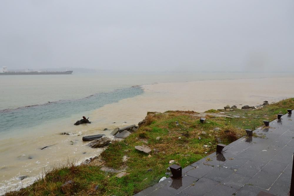 Çanakkale’de yollar göle döndü