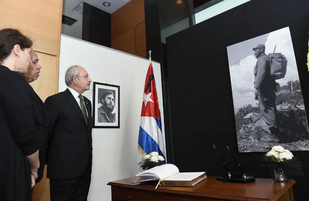 Kılıçdaroğlu'ndan Küba Büyükelçiliği'ne taziye ziyareti