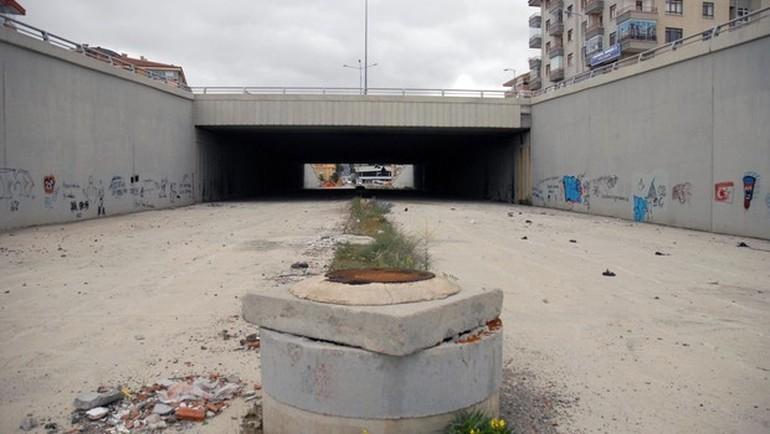 Ankara'da 1071 Malazgirt Bulvarı'ndaki gecekondu yıkıldı