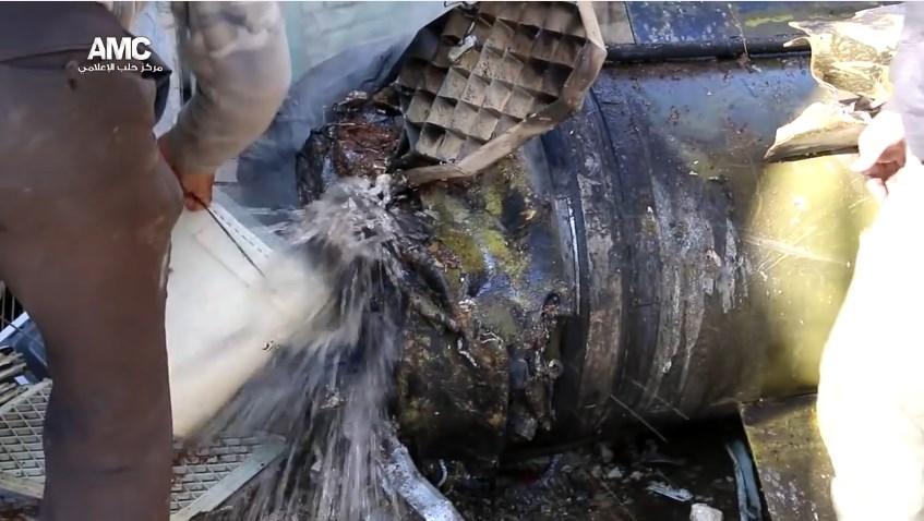 Halep'te patlamayan füzeyi soğutmaya çalıştılar