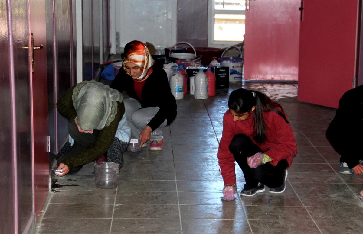 Öğretmenler, öğrencileri için inşaat ustası oldular