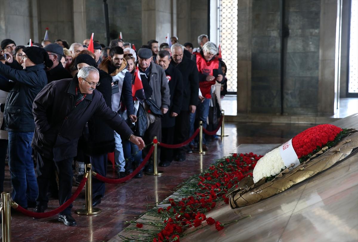 Anıtkabir'de başkanlık protestosu