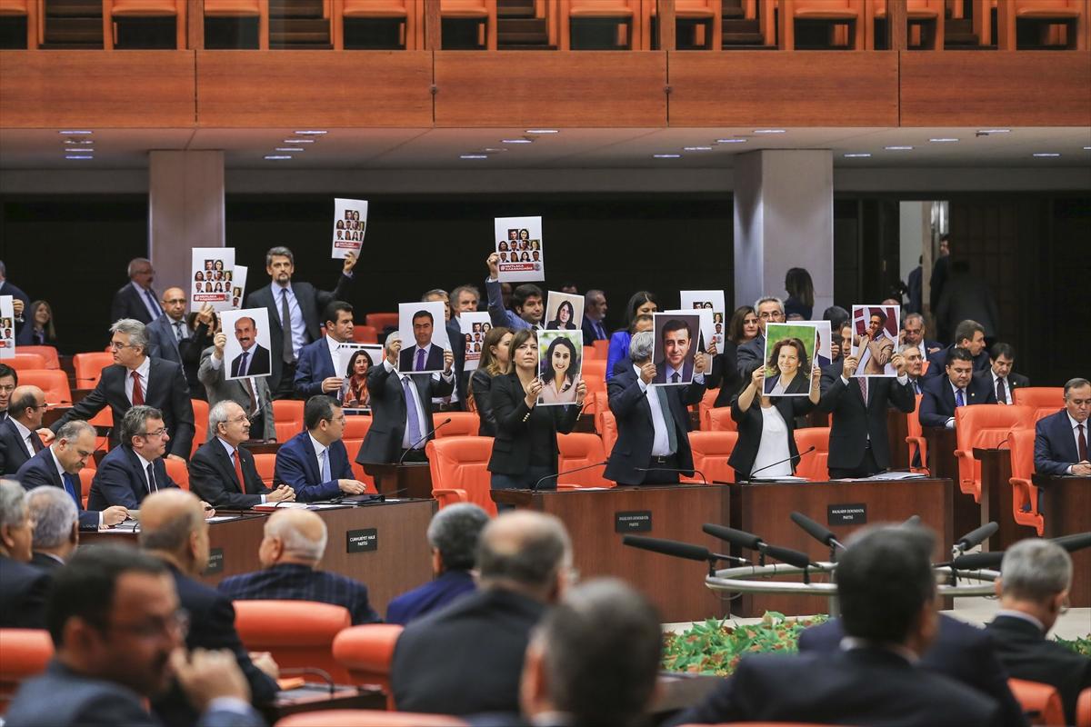 HDP'lilerin Meclis protestosu