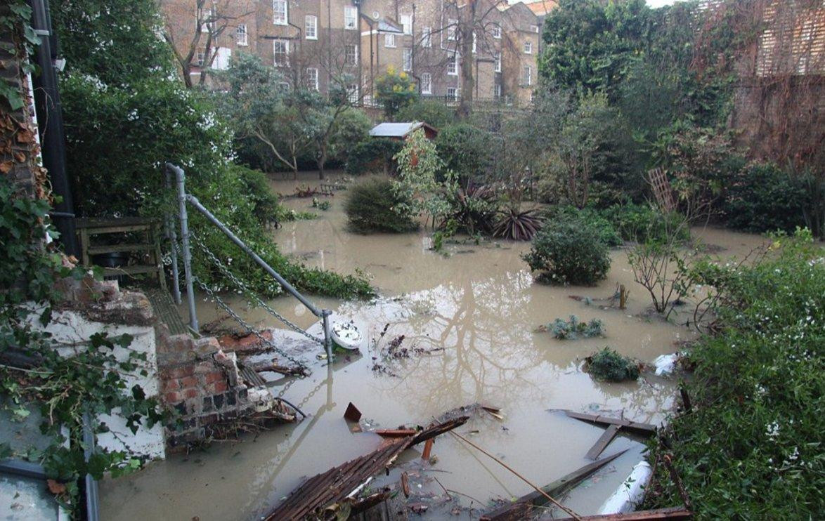 Kuzey Londra'da sel felaketi