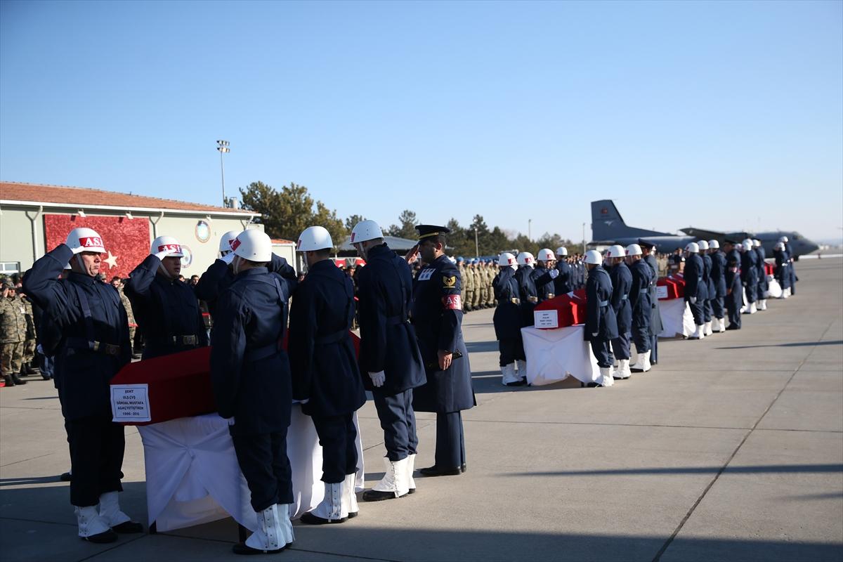 Kahramanlar uğurlanıyor