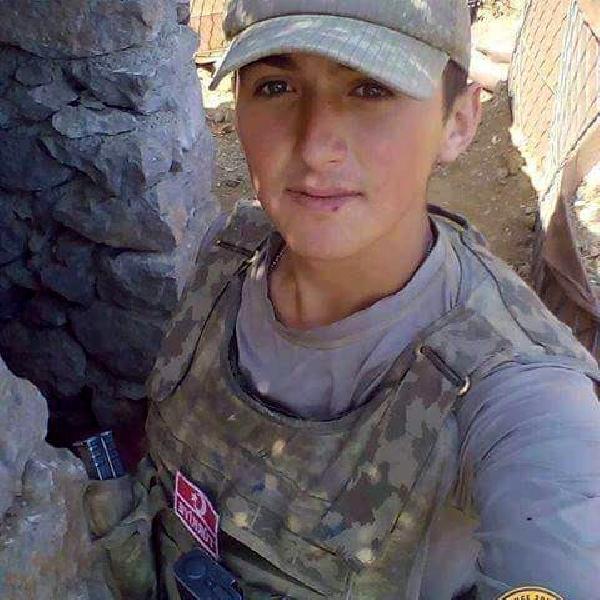 Şehit Erkan Özdemir'in ailesine ev alındı