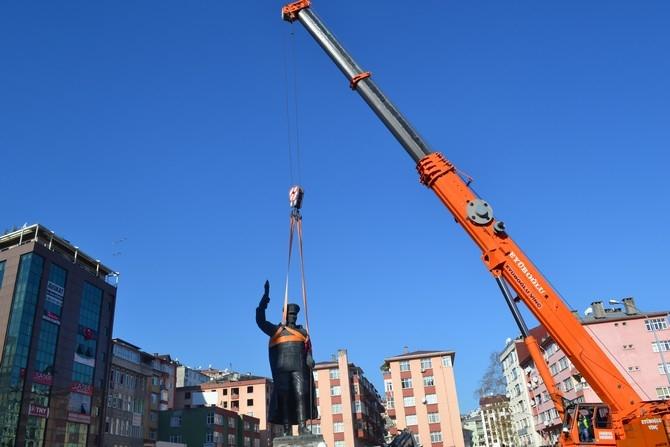 Rize'de Atatürk heykeli kaldırıldı