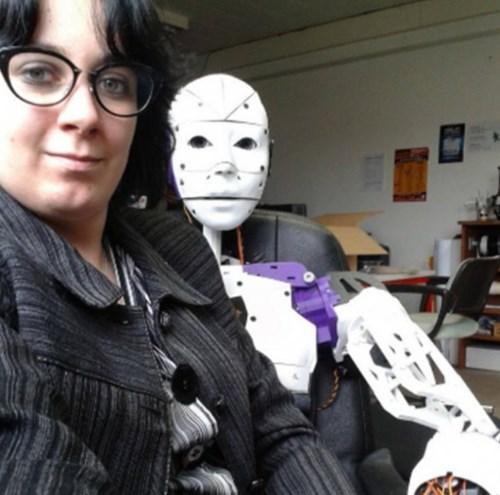 Robotuna aşık oldu evlenmek istiyor