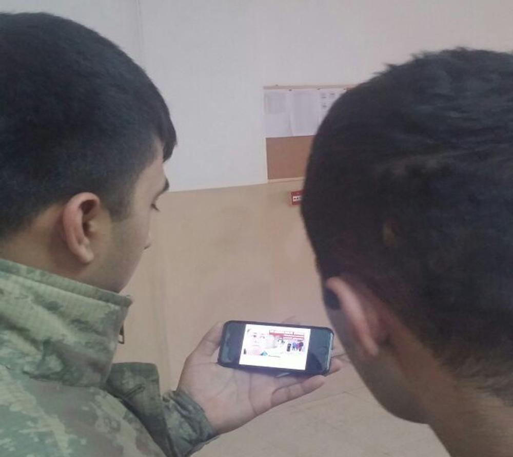 Cizre'de görevli asker Yüksekova'daki aileye yardım etti