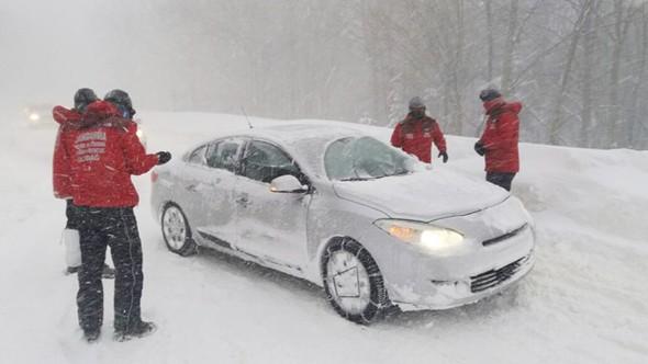 Uludağ'da 100 araç mahsur kaldı