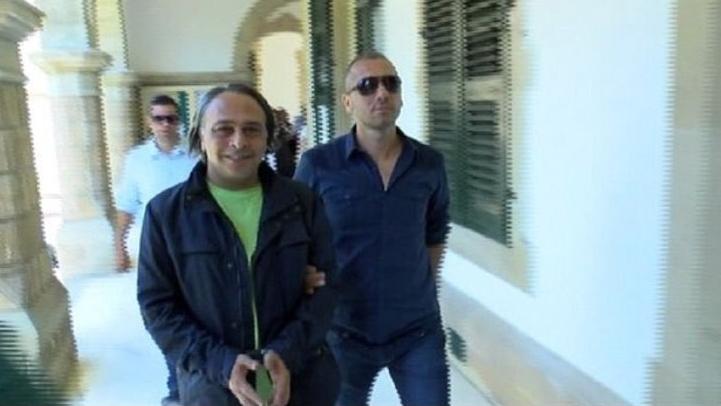 Barbaros Şansal havalimanında saldırıya uğradı