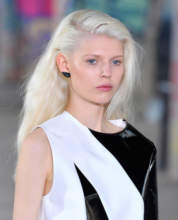 2017'nin trendi: Kulak makyajı