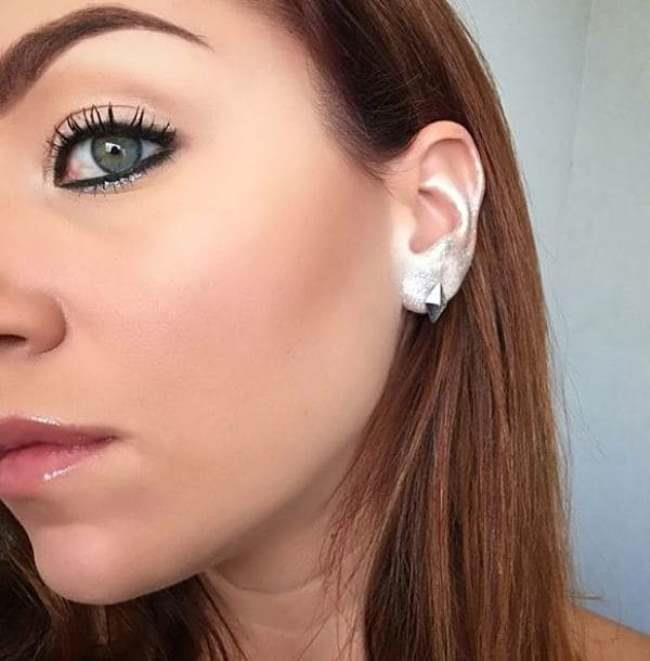 2017'nin trendi: Kulak makyajı