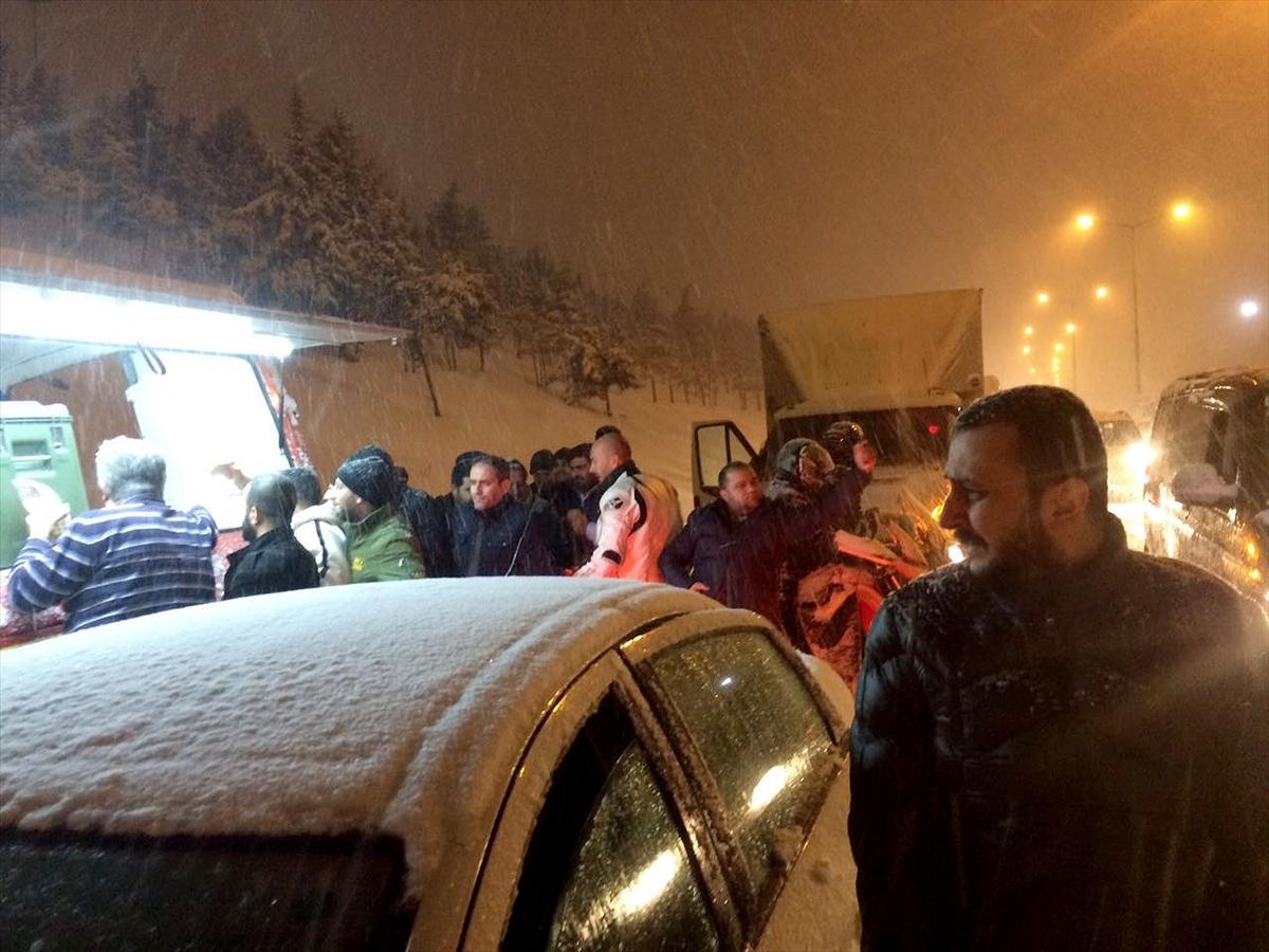 TEM'de 11 TIR kaydı ve devrildi