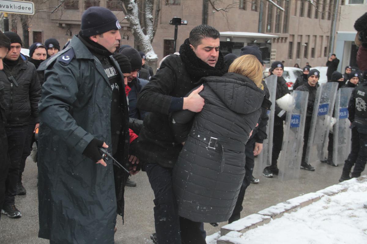 Meclis önündeki protestoda tepki çeken hareket