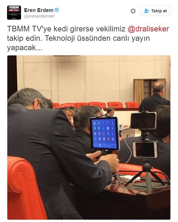 CHP'li vekiller Meclis'ten canlı yayın için hazırlık yaptı