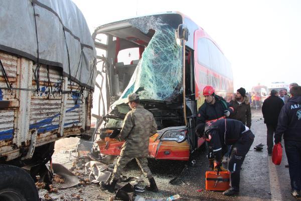 Şanlıurfa’da zincirleme kaza: 23 yaralı