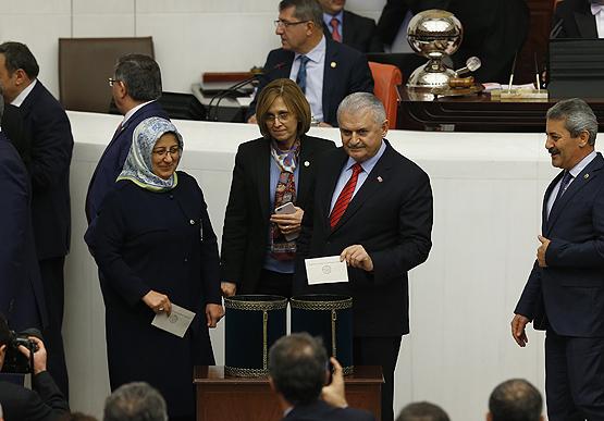 Anayasa teklifinin maddelerine geçilmesi kabul edildi