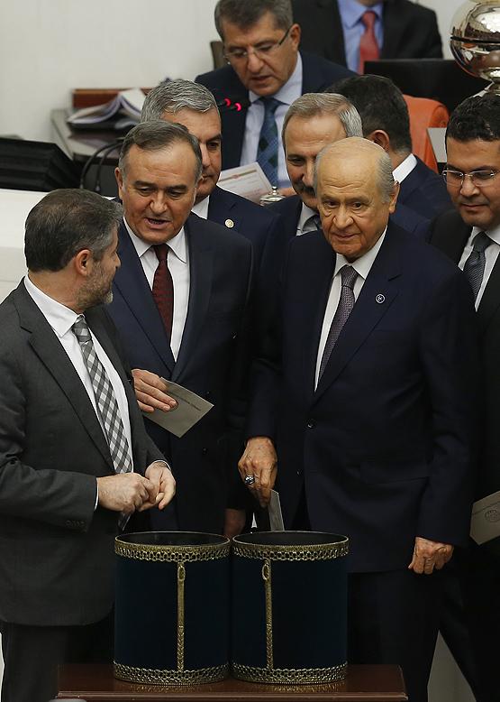 Anayasa teklifinin maddelerine geçilmesi kabul edildi