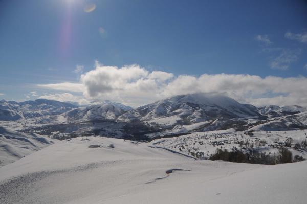 Tunceli'de kar yağışı nedeniyle 250 köy yolu kapandı