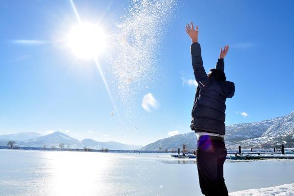 Eğirdir Gölü'nde kış güzelliği