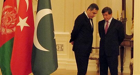 Davutoğlu Darbe Komisyonu'na 71 sayfa yanıt gönderdi