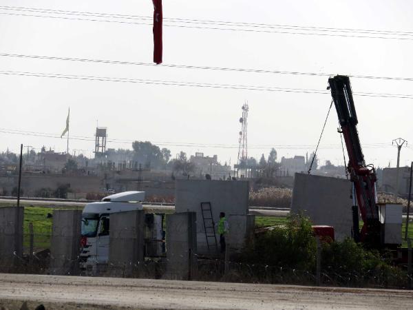 Akçakale sınırına duvar örüldü