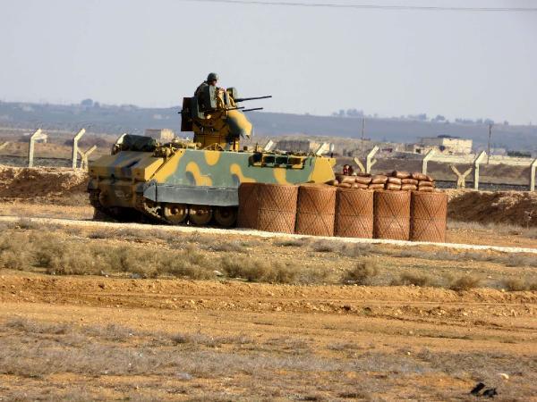 Akçakale sınırına duvar örüldü