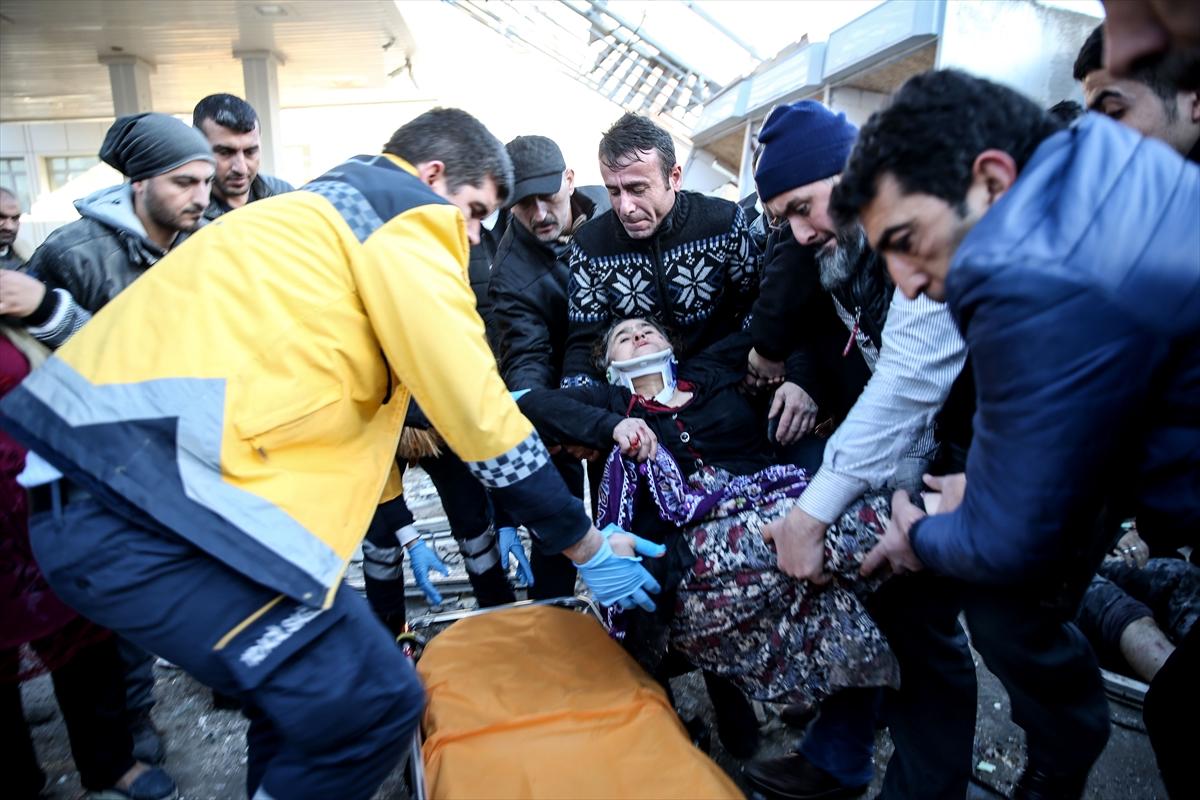 Zeytinburnu Belediye Başkanı'ndan çöken bina açıklaması