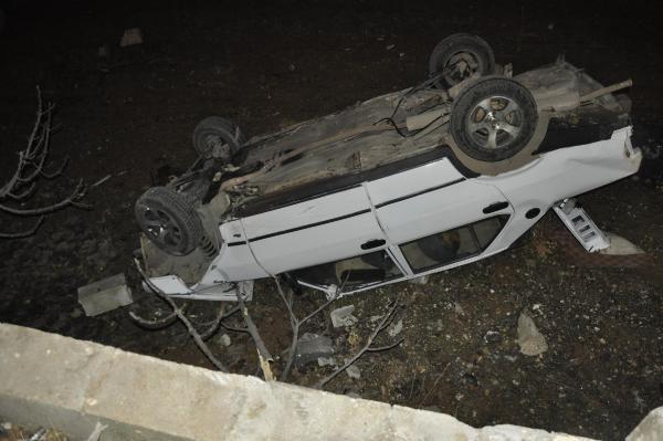 Kaza yapan askere müdahale eden sağlıkçılara otomobil çarptı