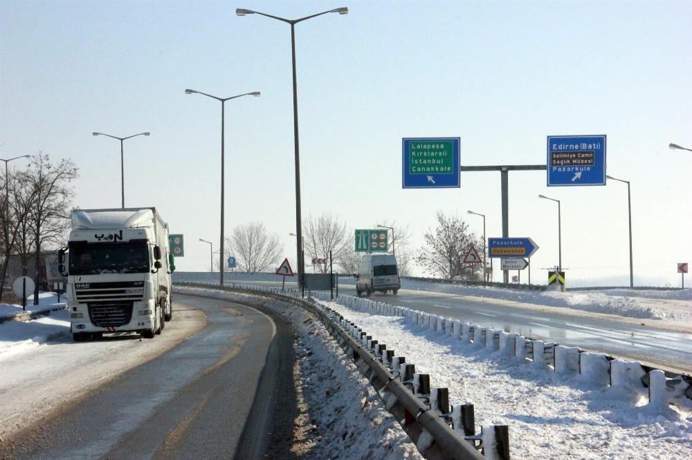 Kapıkule'de 23 kilometrelik TIR kuyruğu
