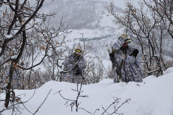 Mehmetçik'ten ağır kış şartlarında operasyon