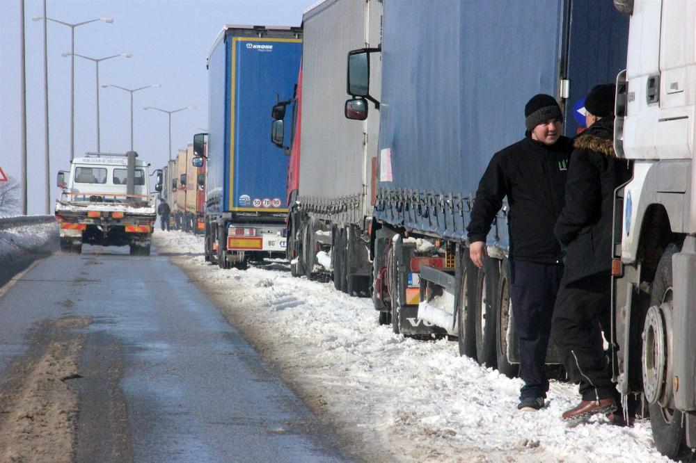 Kapıkule'de 23 kilometrelik TIR kuyruğu