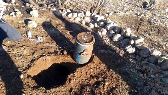 Diyarbakır'da PKK'ya ait 9 sığınak imha edildi