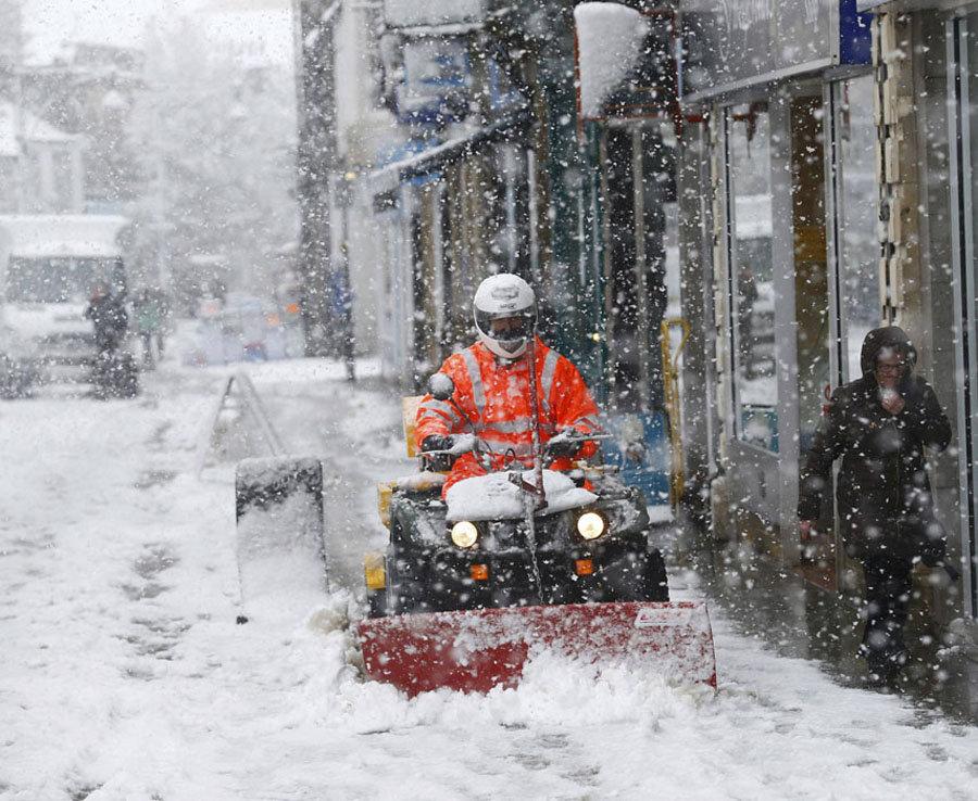 Kar yağışı Avrupa'yı etkisi altına aldı