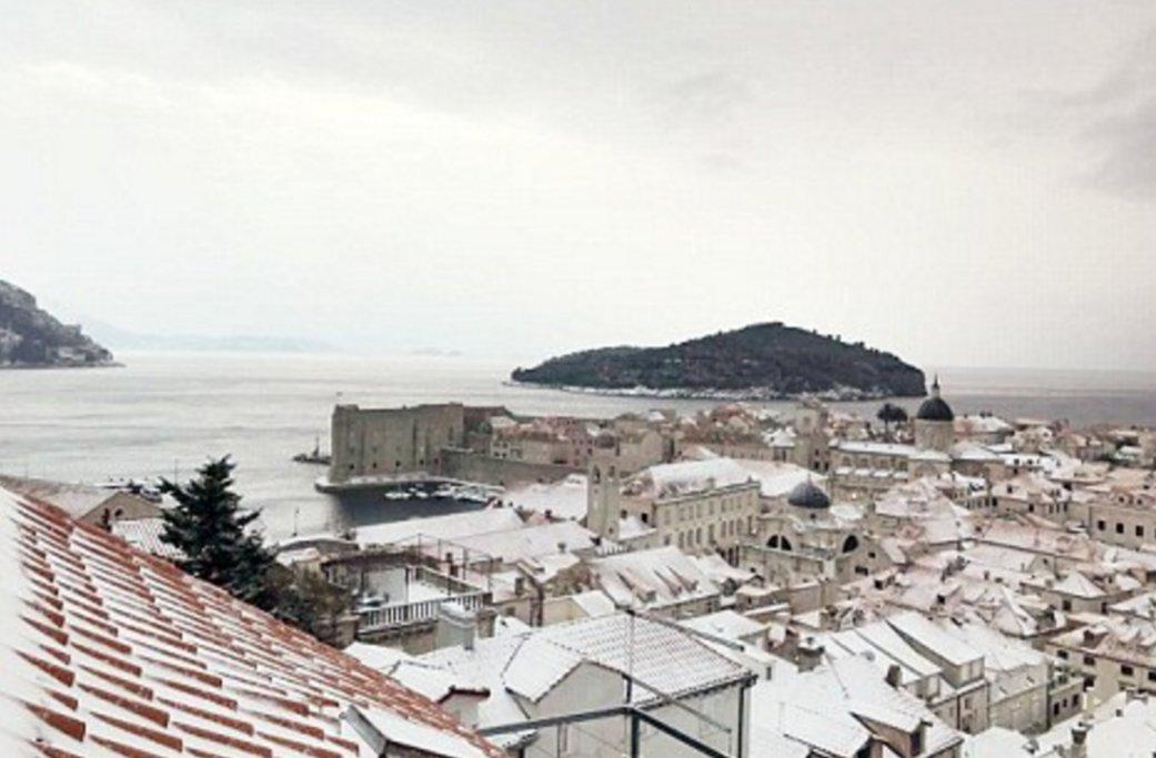 Kar yağışı Avrupa'yı etkisi altına aldı