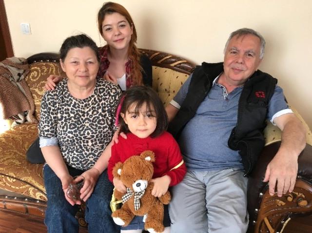 Çöken bina altında hayatını kaybeden Akbaş toprağa verildi