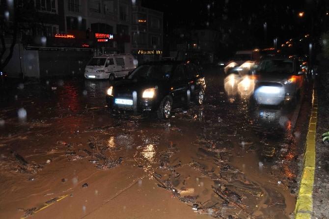Çanakkale’de sağanak sele neden oldu