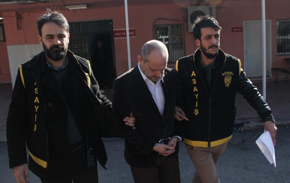 Kaçan sürücüyü olay yerine düşen dikiz aynası ele verdi