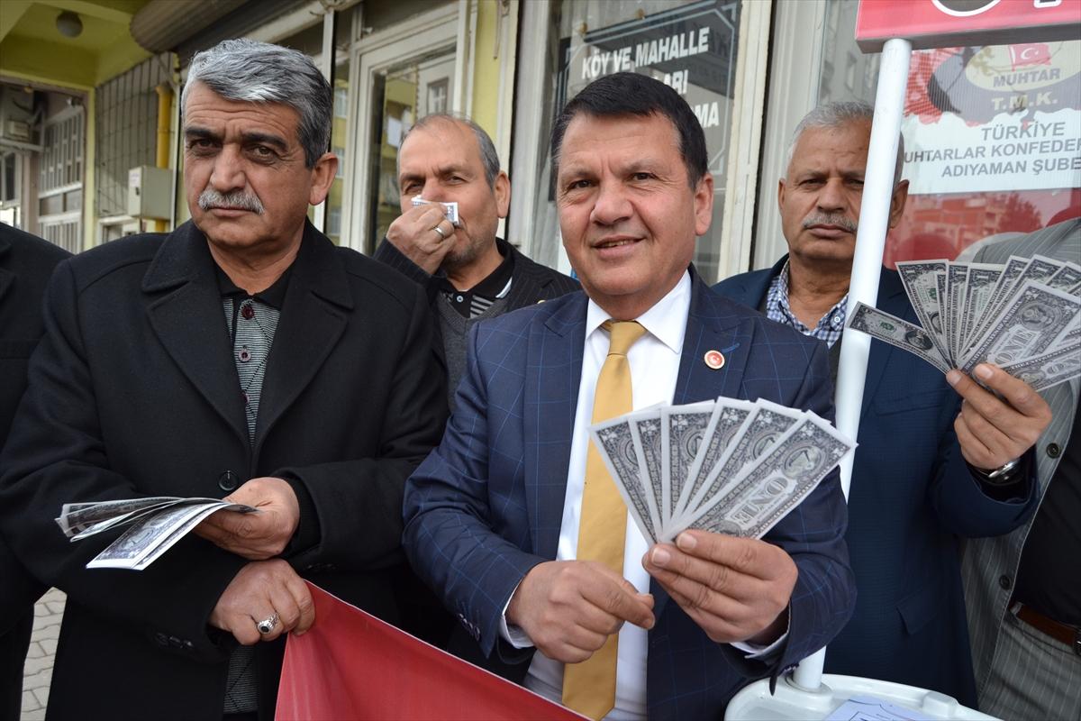Adıyaman’da muhtarlar dolarları ateşe verdi