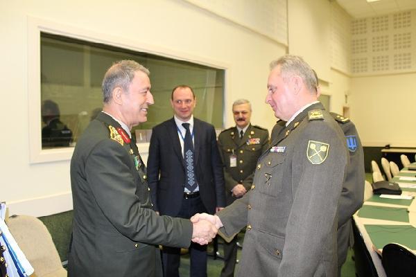 Hulusi Akar NATO toplantısına katıldı