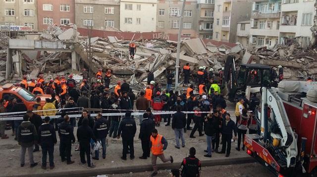 Zeytinburnu'nda yıkılan bina raporlu çıktı